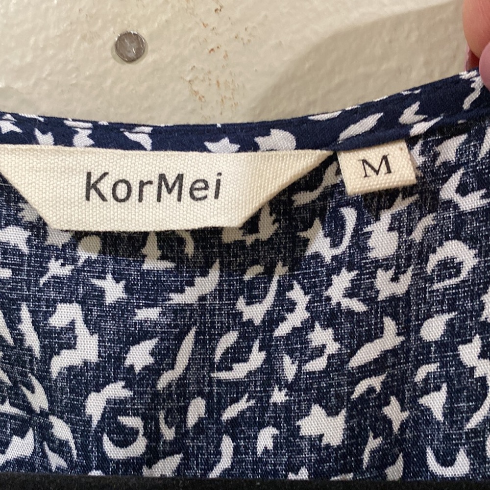 High low dress, light weight by KorMei. Size M - Picture 3 of 7